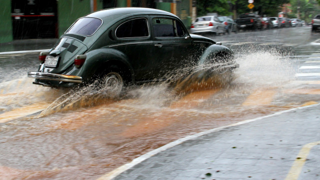 Chuva dá trégua em SP no começo desta semana, mas pode voltar na noite de terça (12)