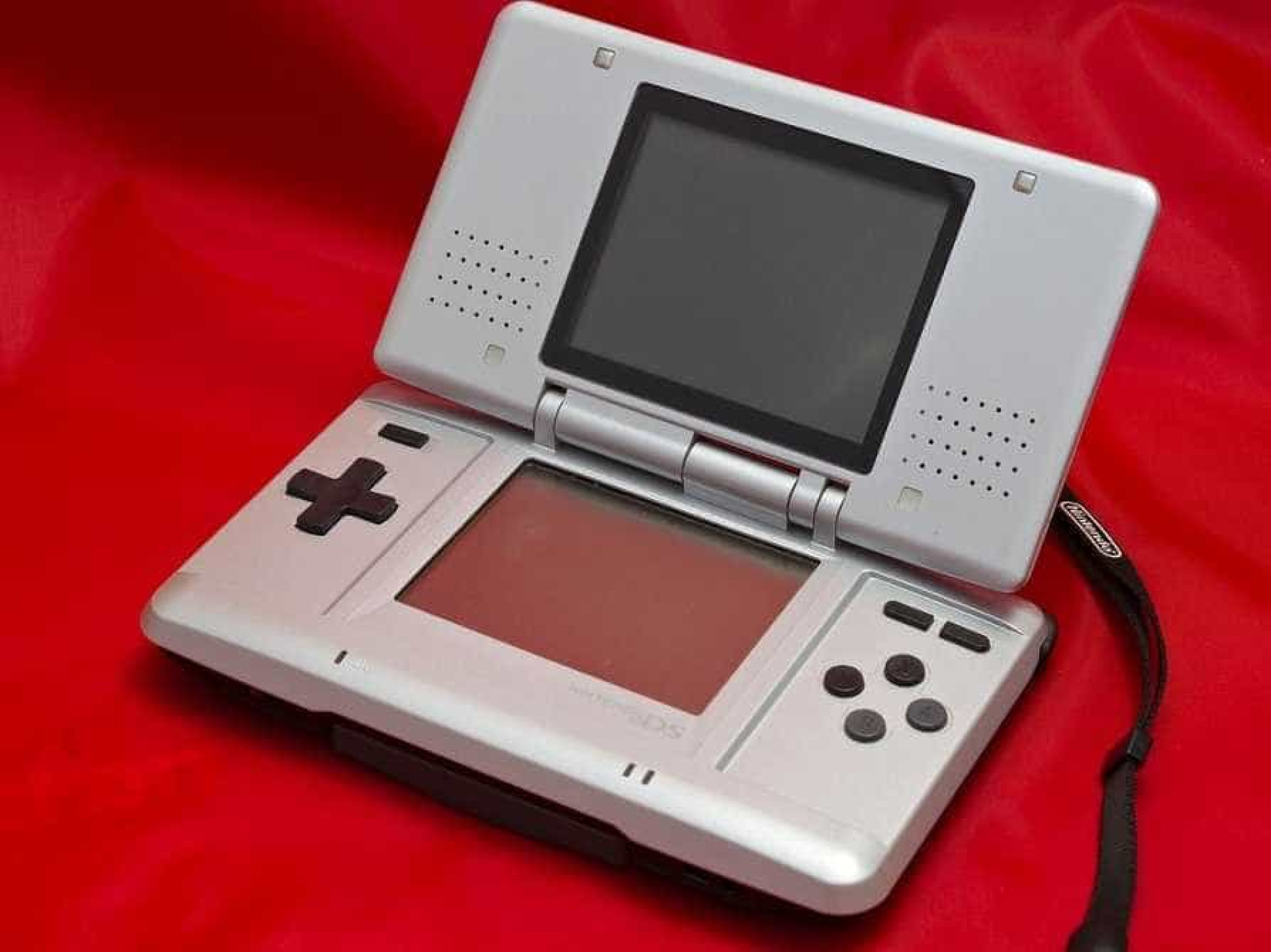 Console mais vendida da história da Nintendo completa 20 anos