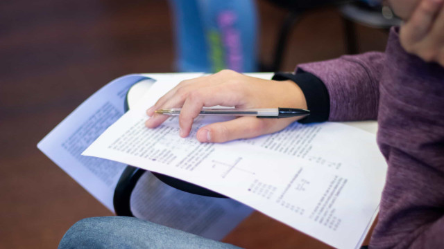 Estudantes aprovam tema da redação do Enem, mas acham prova cansativa