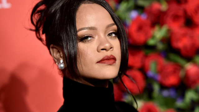 Rihanna encoraja americanos a irem às urnas: 'Votem, porque eu não posso'