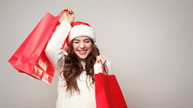 Como manter as compras de Natal dentro do orçamento e não ficar endividado