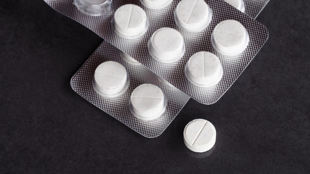 Estudo alerta para riscos do paracetamol em idosos; entenda