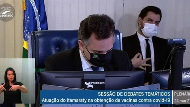 Ex-assessor de Bolsonaro é condenado por gesto racista no Senado