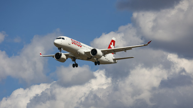 Incidente a bordo de avião da Swiss Air provoca morte de tripulante