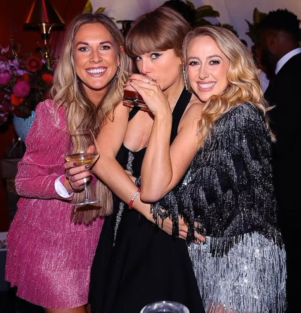 Taylor Swift está noiva Fãs acreditam que sim