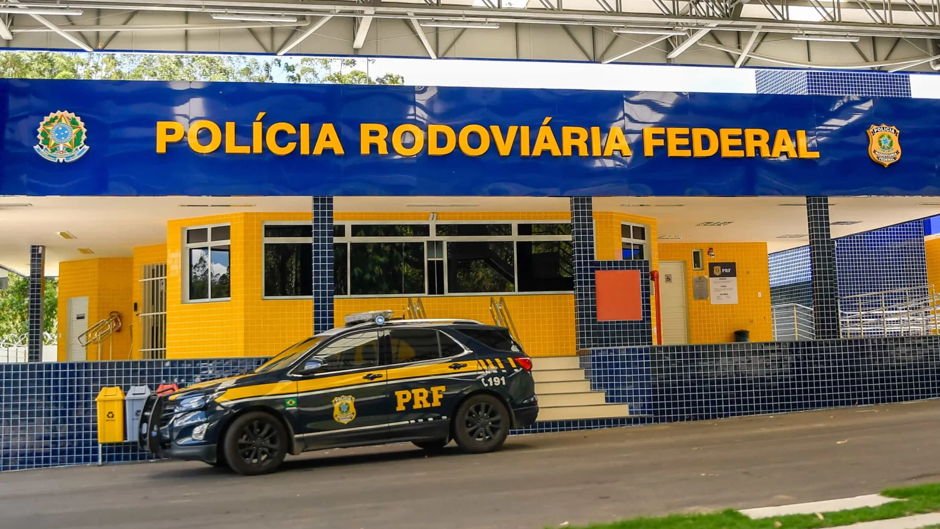 Jovem baleada na cabeça pela PRF tem alta após dois meses