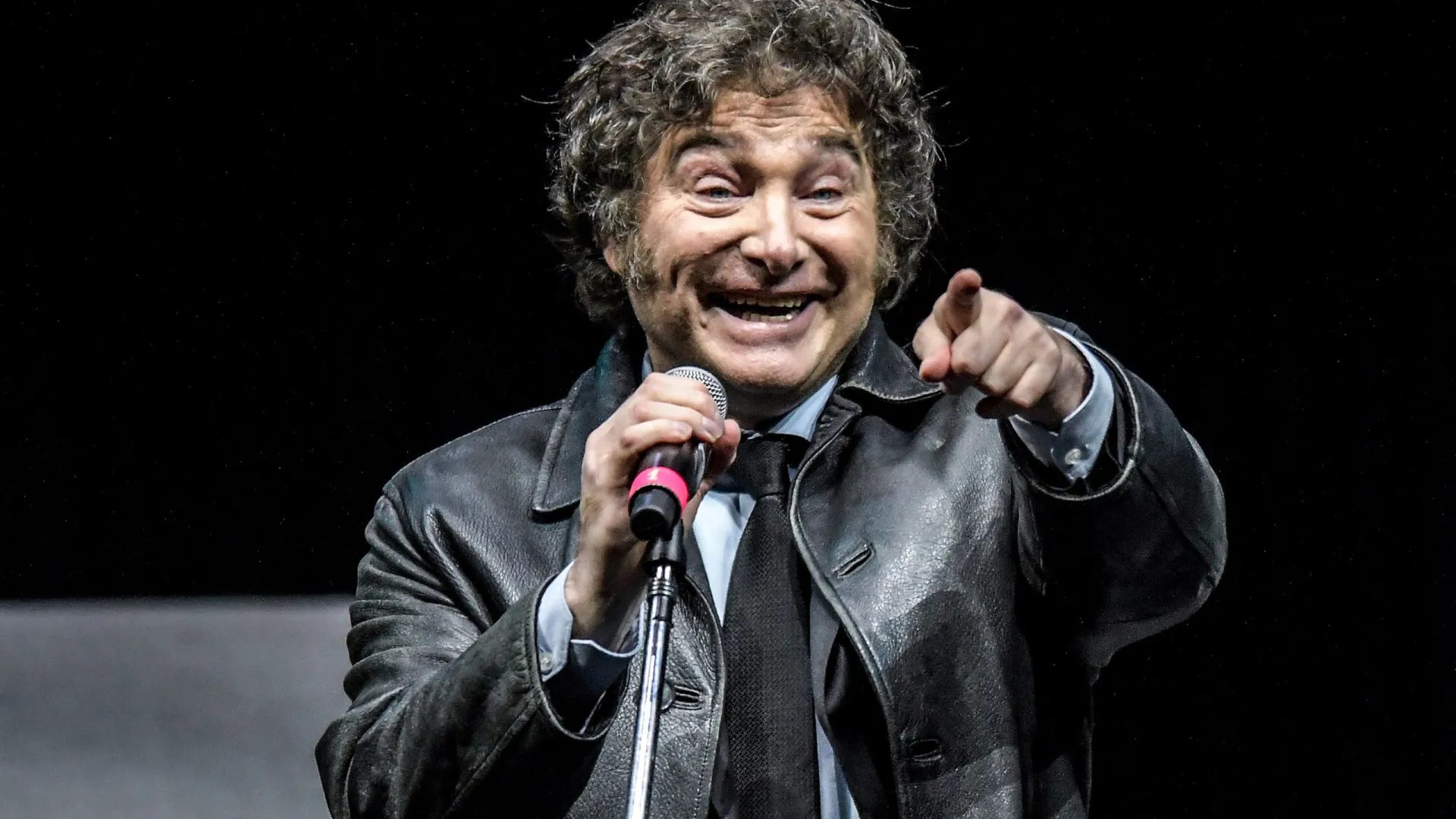 Argentina sob Milei recua após classificar deficientes como “idiotas”