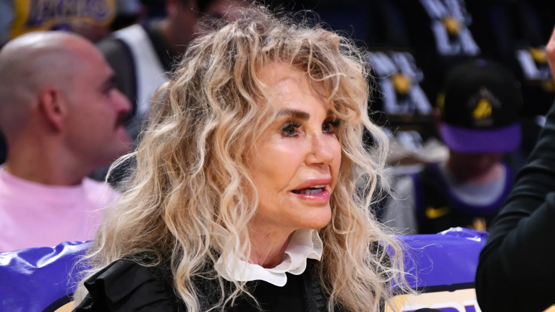 Atriz de Hollywood Dyan Cannon faz raríssima aparição pública