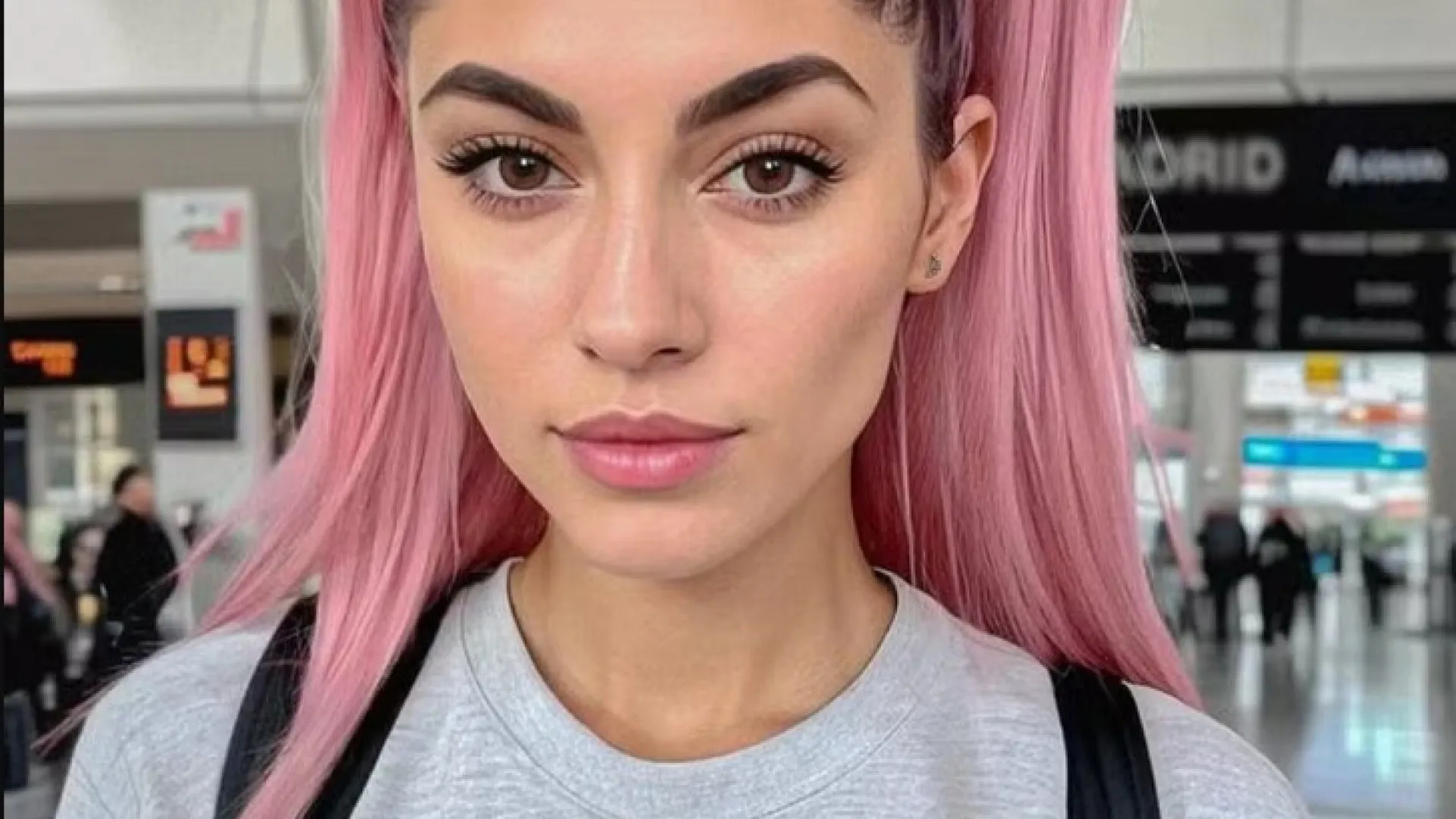 Homem toma golpe de R$ 150 mil por "namorada" gerada por IA