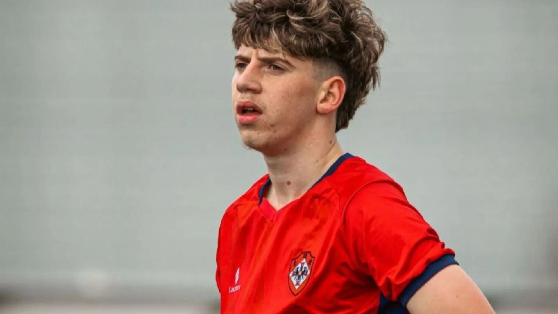 Jogador de 19 anos morre em acidente brutal