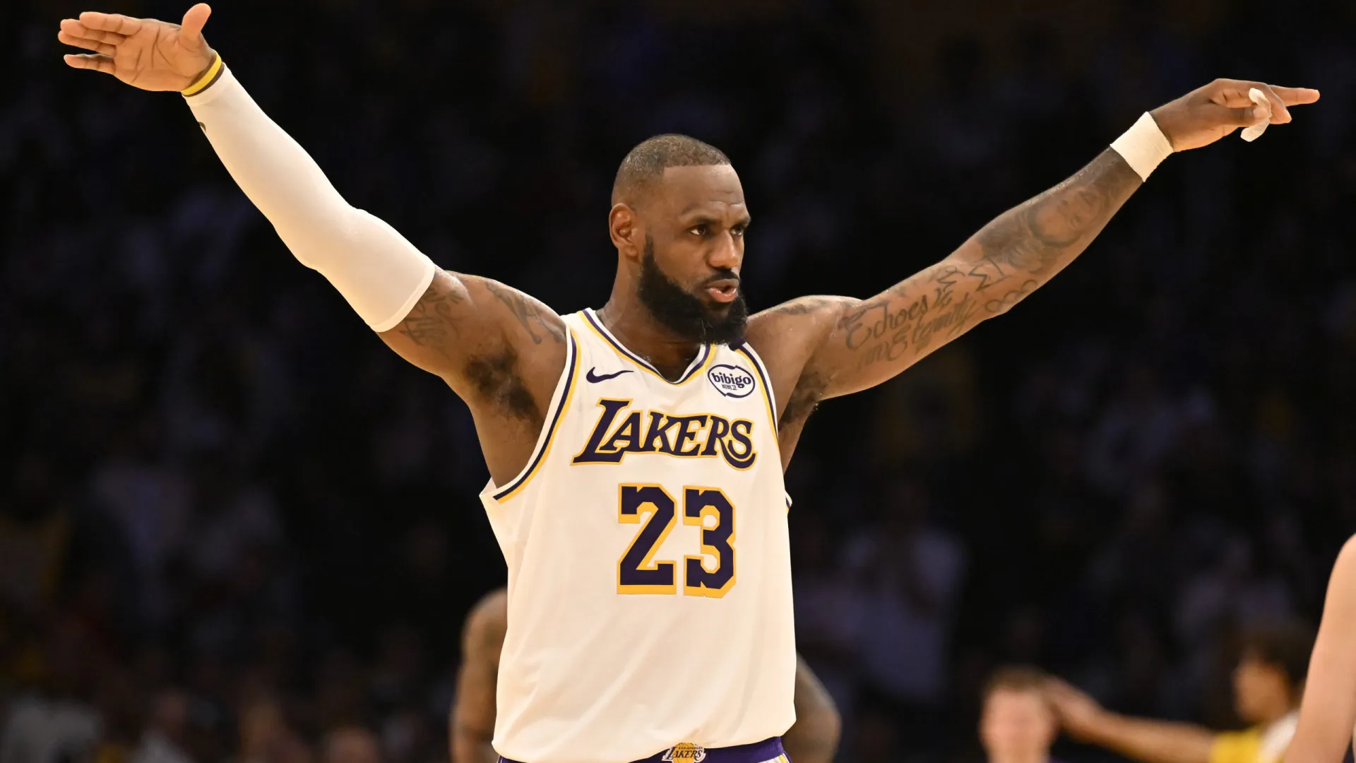 Lebron se machuca em derrota do Lakers e pode reviver fantasma de 2018