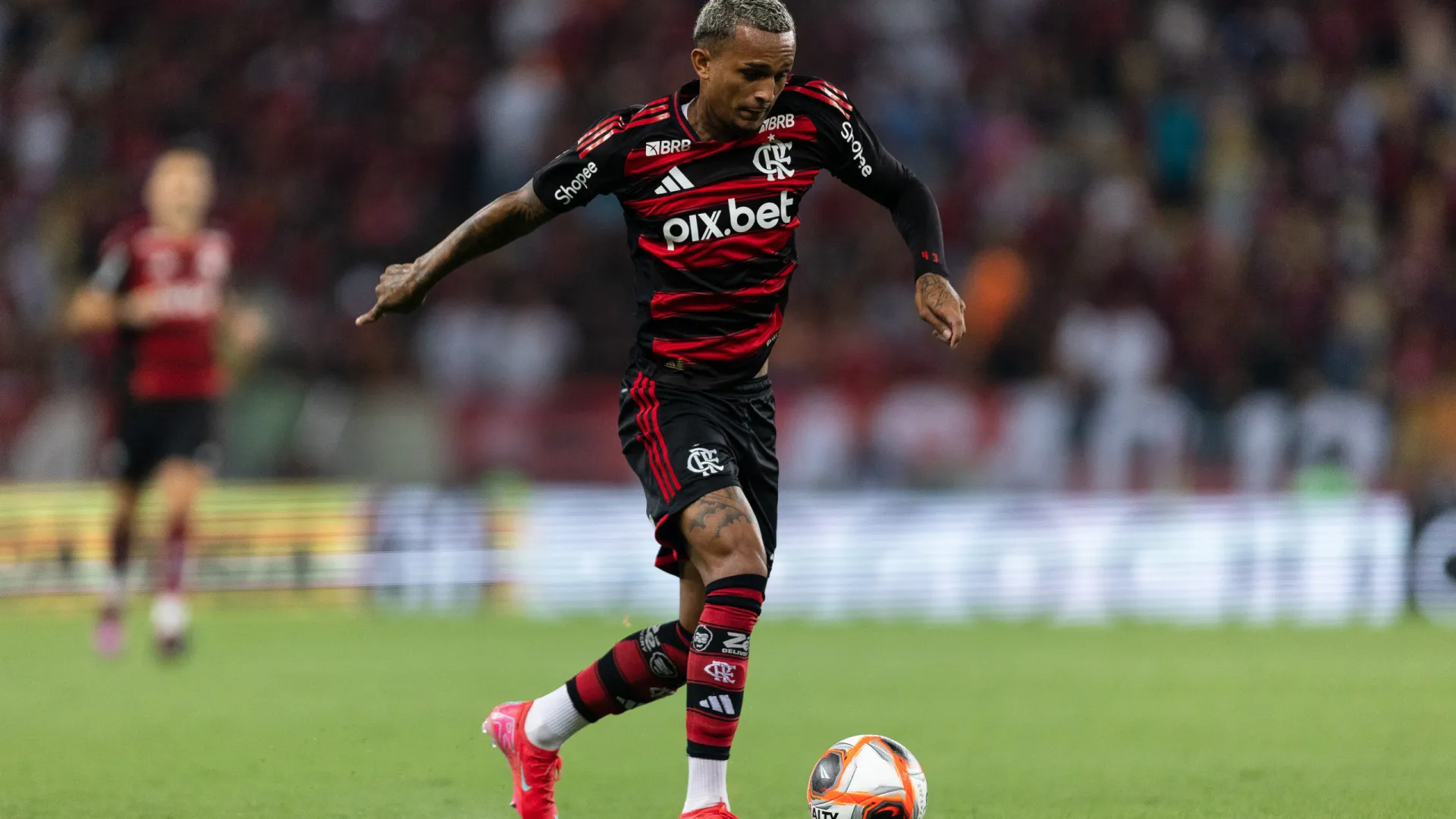 Novato Wesley fez intensivão no Flamengo para chamar atenção de Dorival