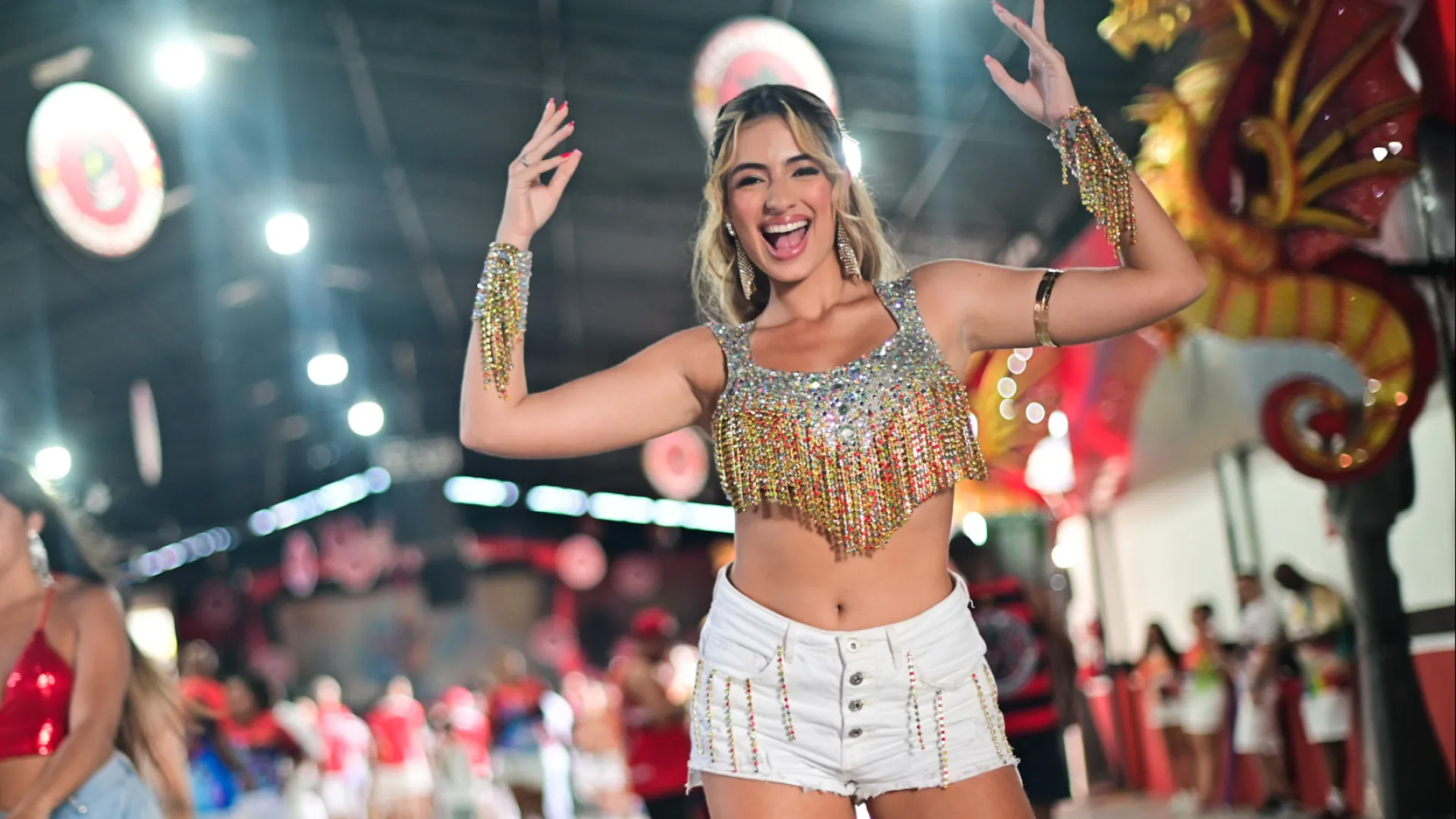Rainhas de bateria do Carnaval 2025 apostam em procedimentos com ‘aspecto natural’