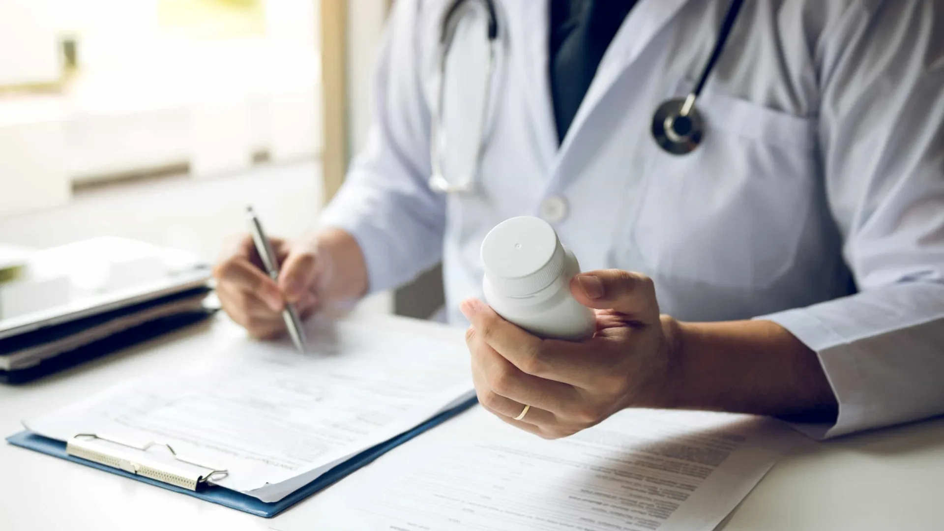 Anvisa aprova medicamento para retardar avanço do Alzheimer