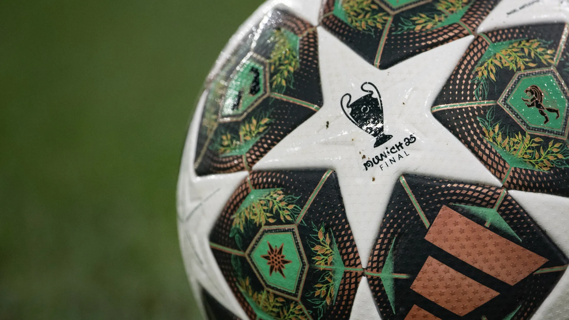 Arsenal e PSG abrem as semifinais da Champions; veja destaques da TV