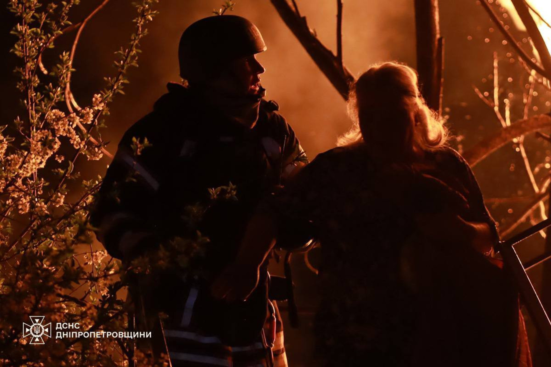 Bombardeios russos matam três e ferem ao menos 28 em Dnipró, na Ucrânia