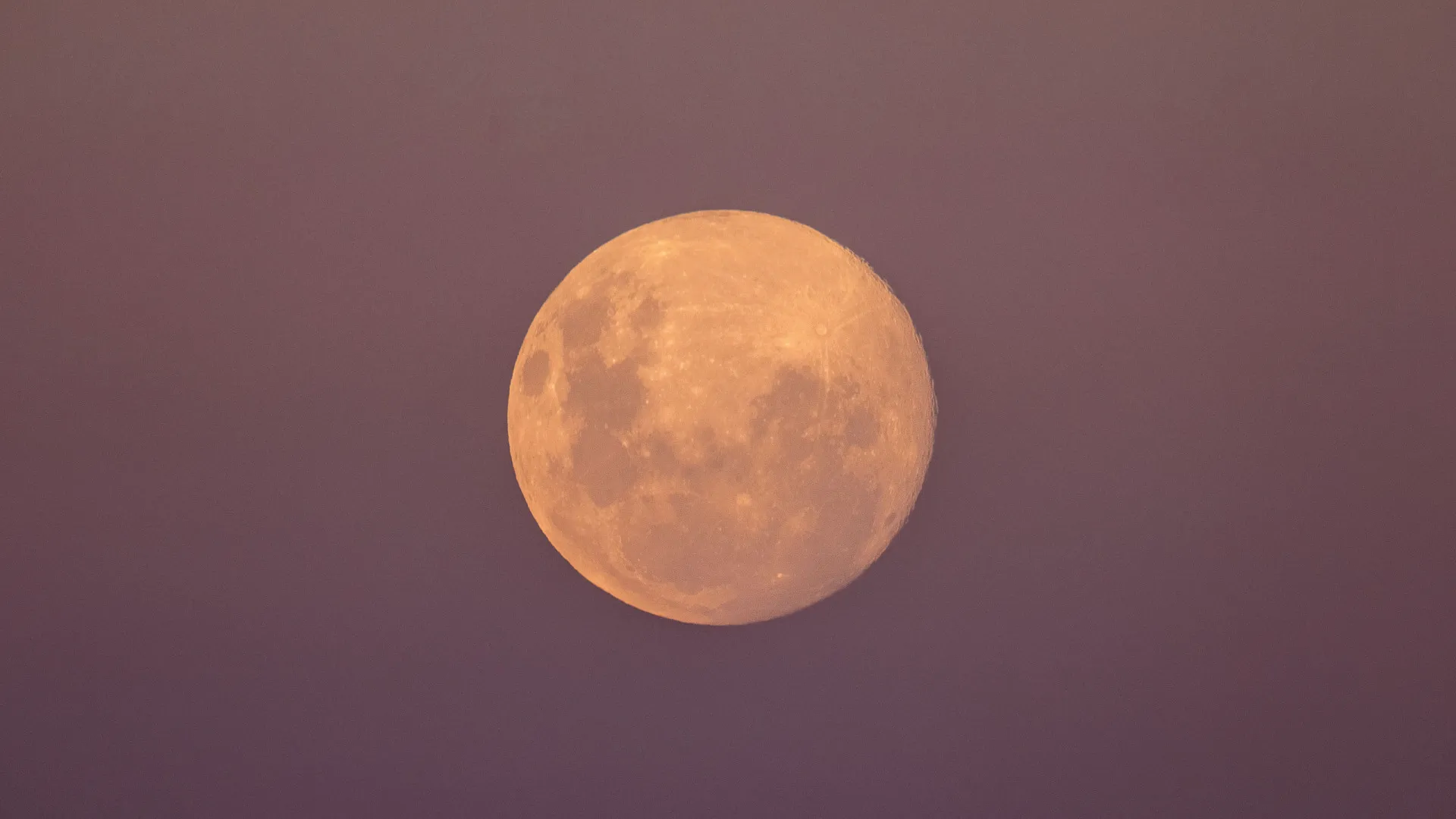 Lua Cheia deste domingo será a "Lua Cor-de-Rosa"; entenda o significado