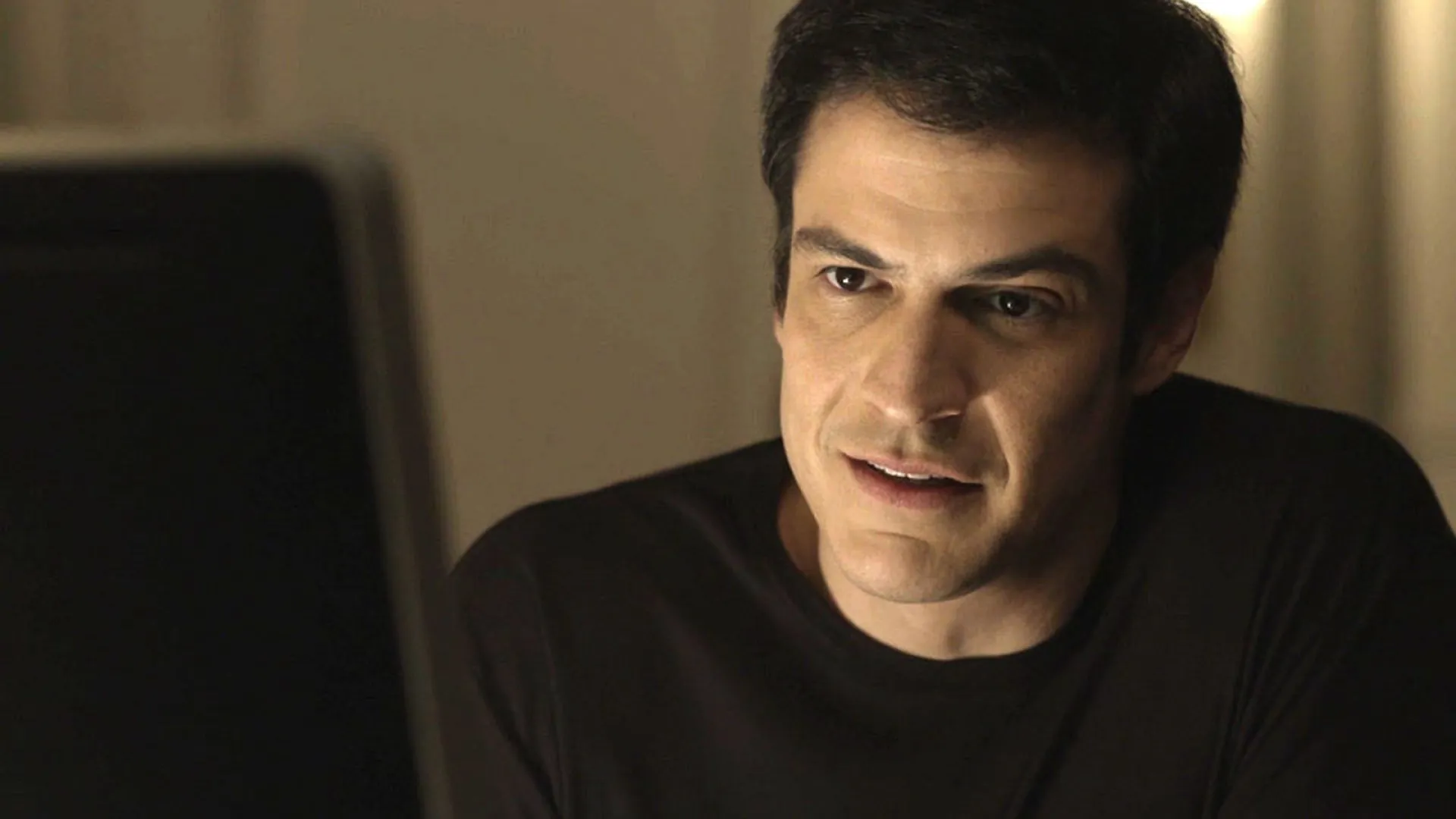 Mateus Solano diz que novelas estão com ‘rabo preso’ por patrocinadores