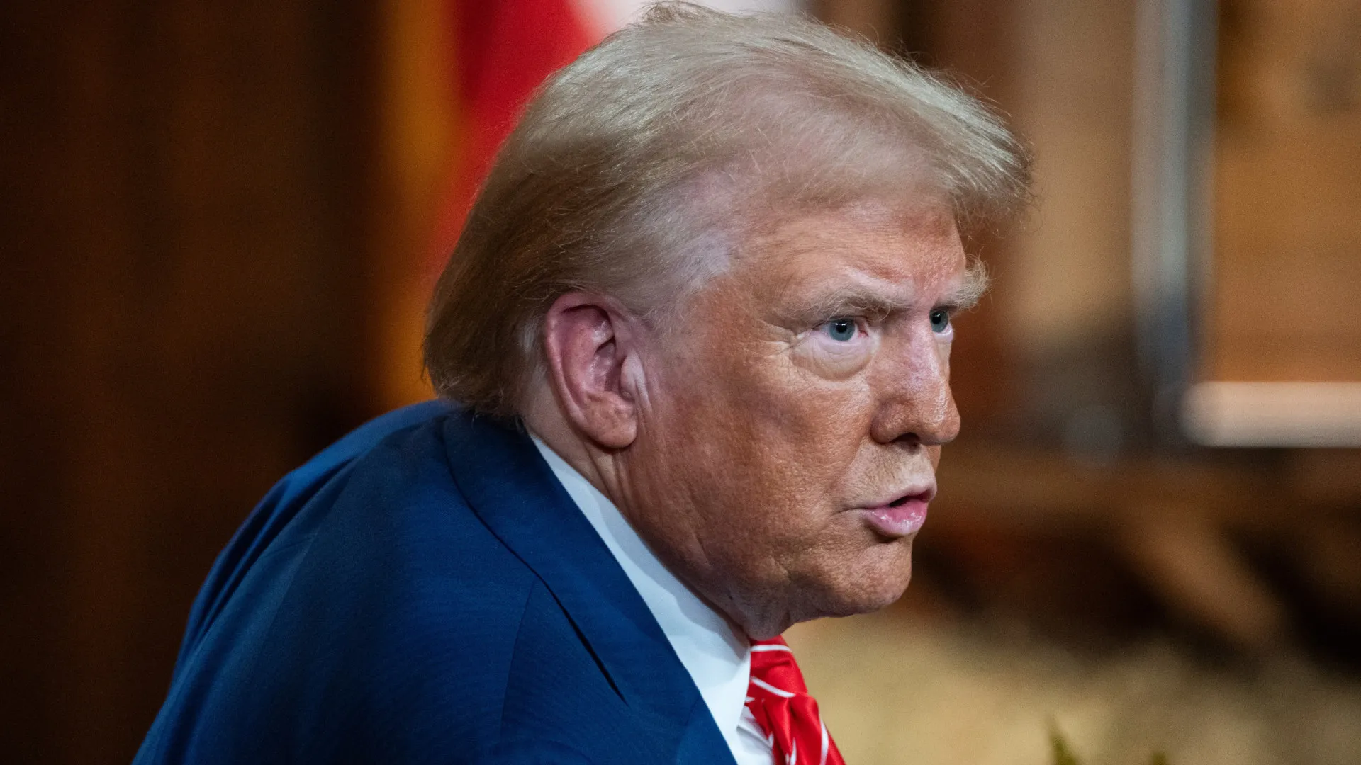 PIB dos EUA recua 0,3% em meio à guerra comercial de Trump