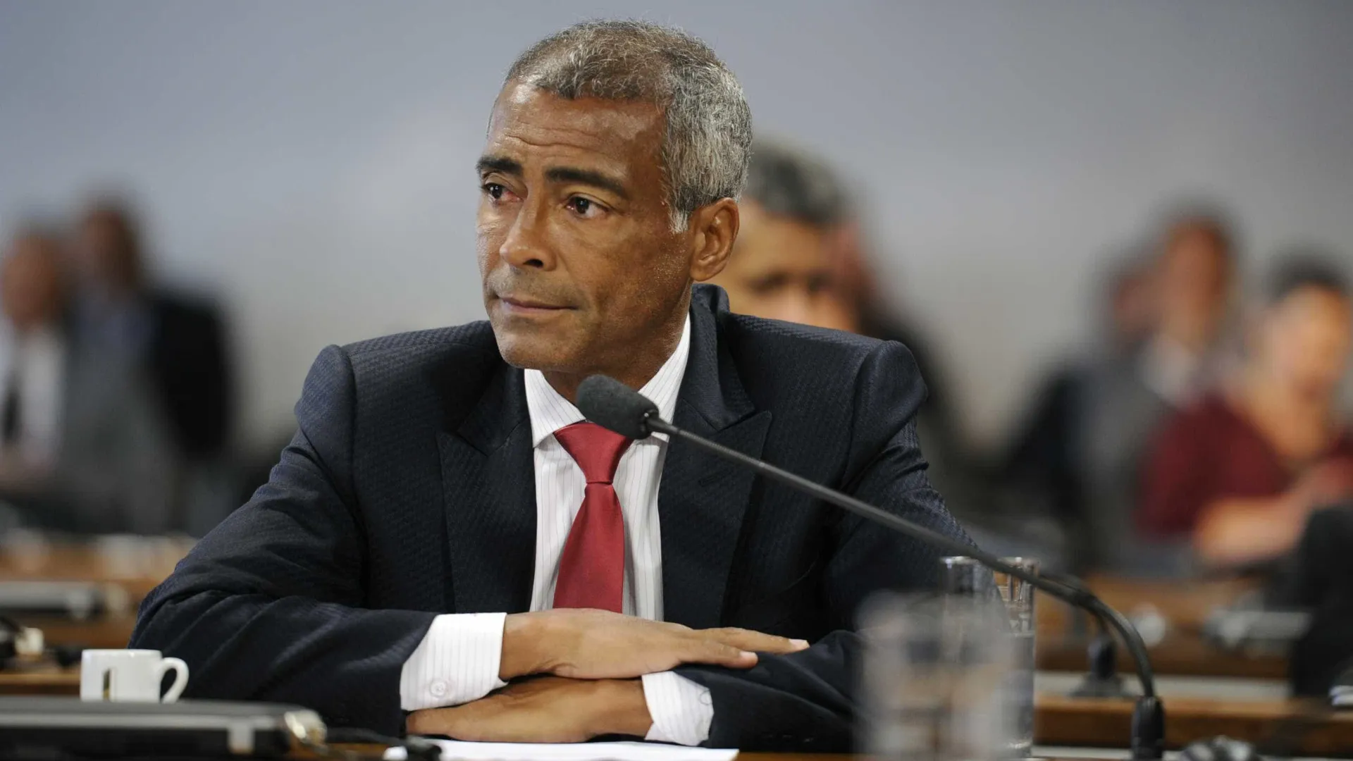 Romário elege os 3 maiores jogadores da história