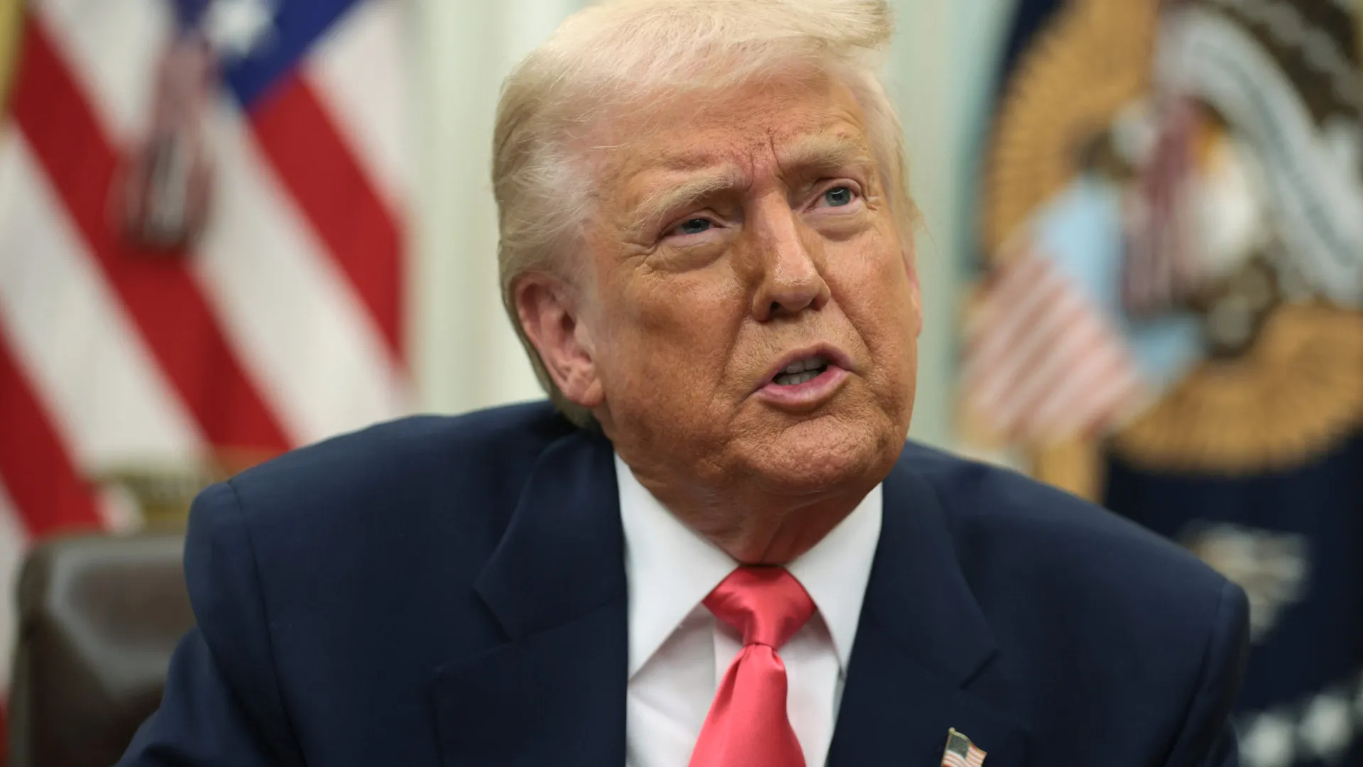 Trump eleva para 125% a tarifa contra a China