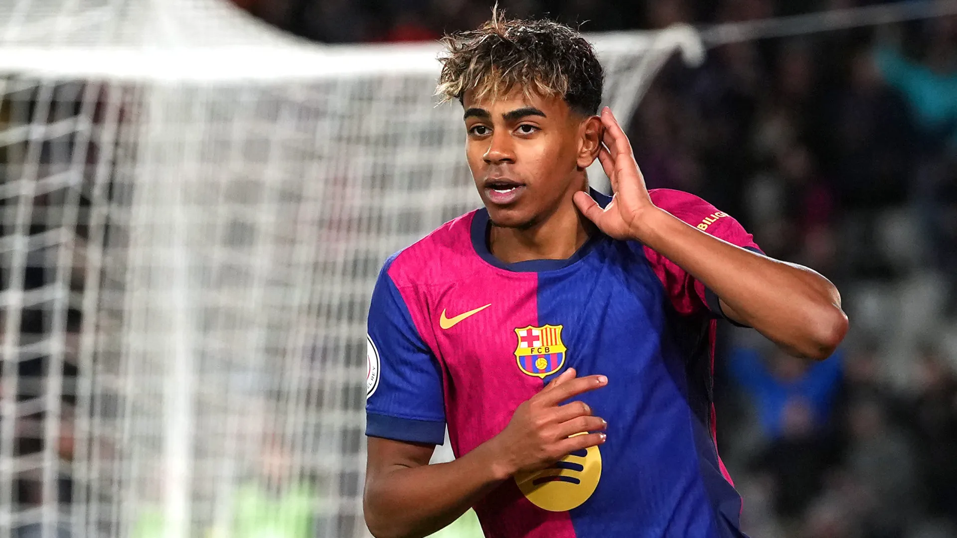 Barcelona vence clássico tenso com golaço de Yamal e é campeão espanhol