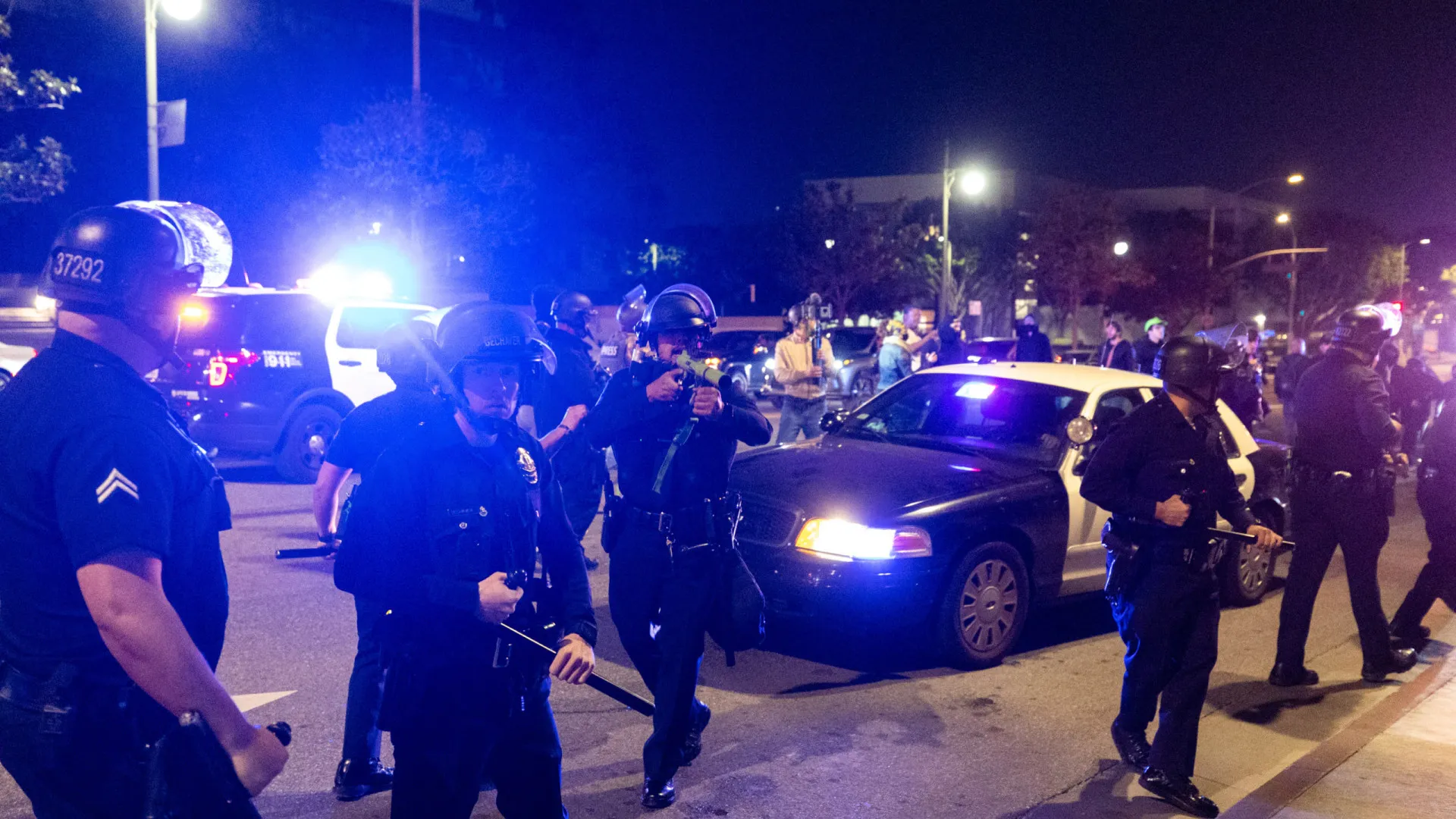 Justiça estadual absolve três policiais envolvidos na morte de homem negro nos EUA