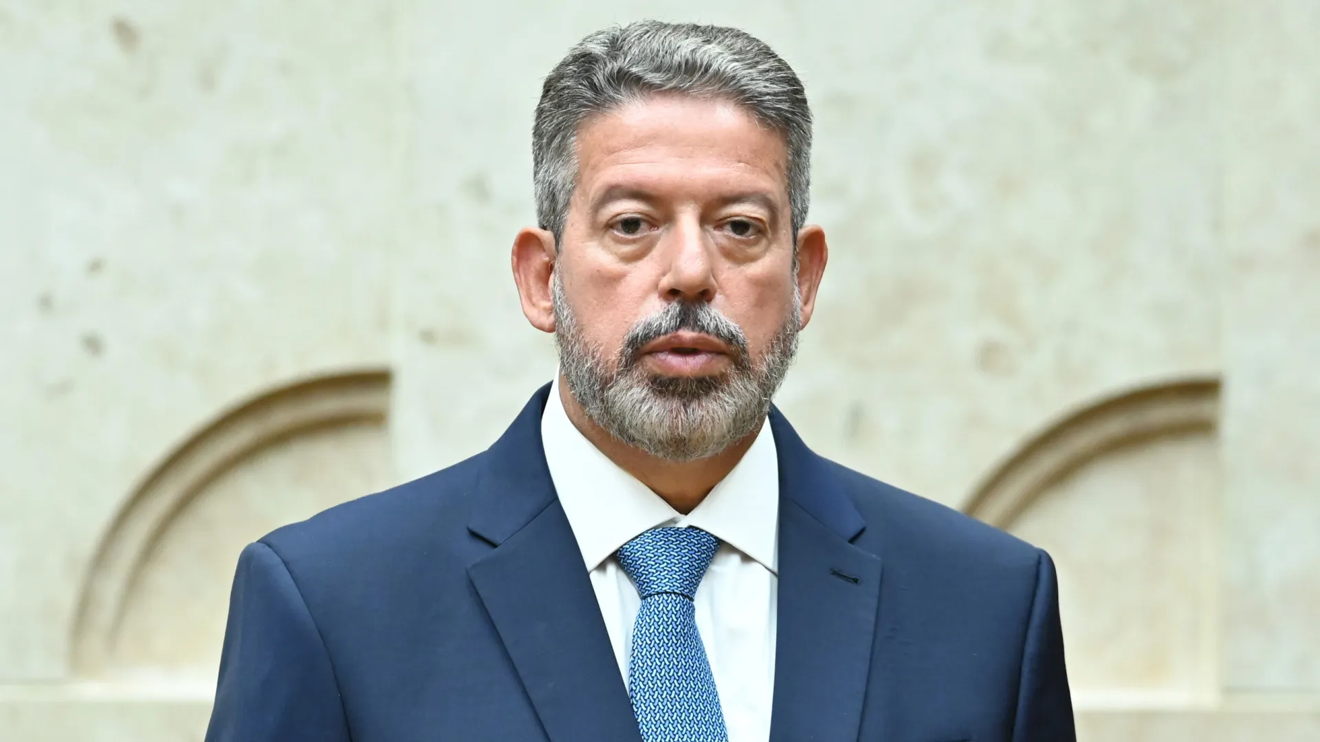 Lira prevê votar reforma do IR antes do recesso parlamentar de julho