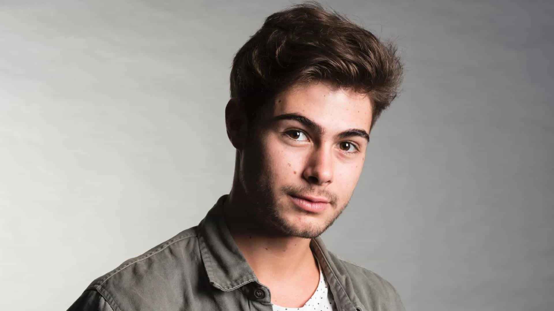 Rafael Vitti defende galã festeiro que interpreta em ‘Dona de Mim’