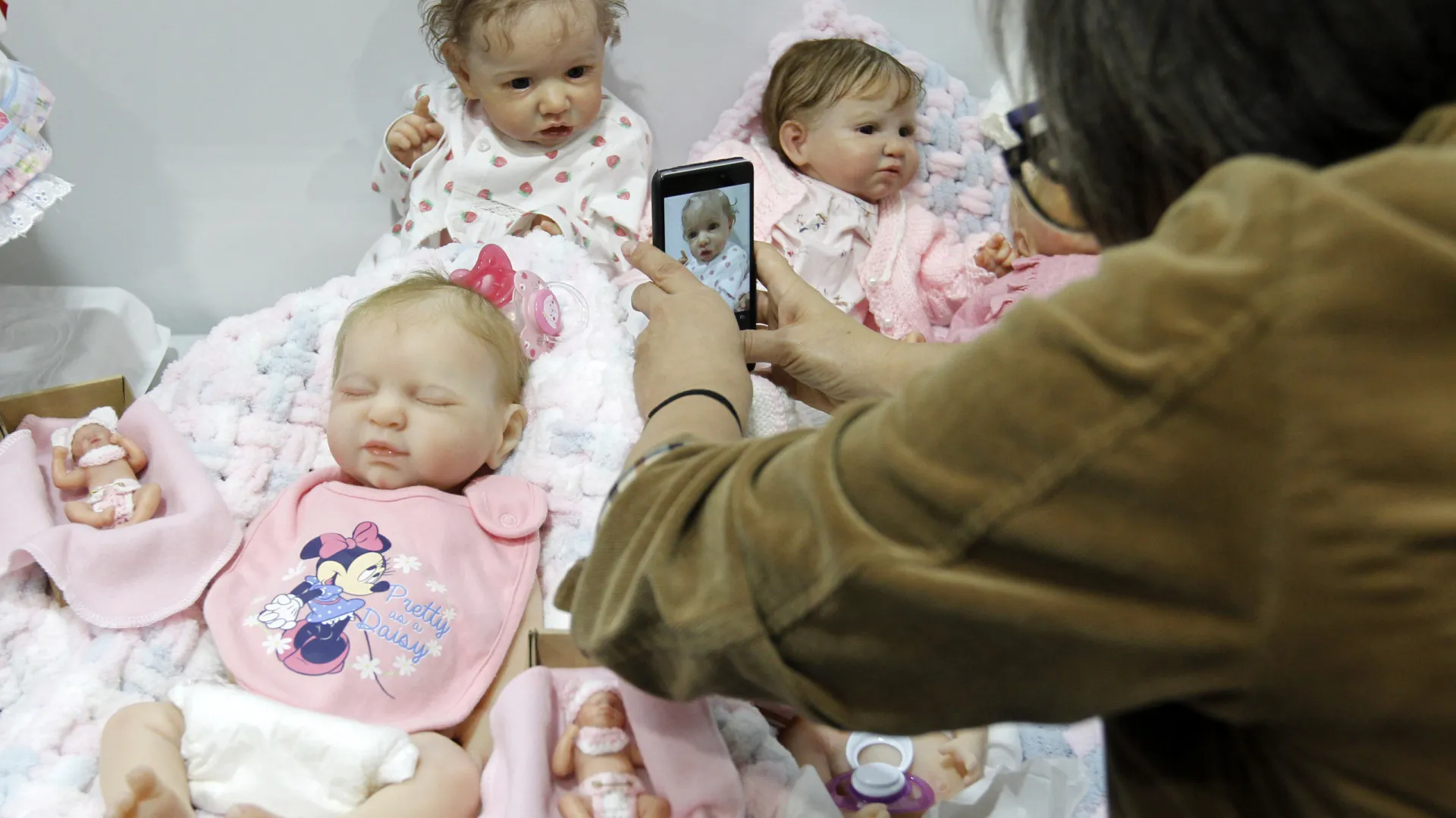 Jovem leva 'bebê reborn' para atendimento em UPA de cidade da Bahia