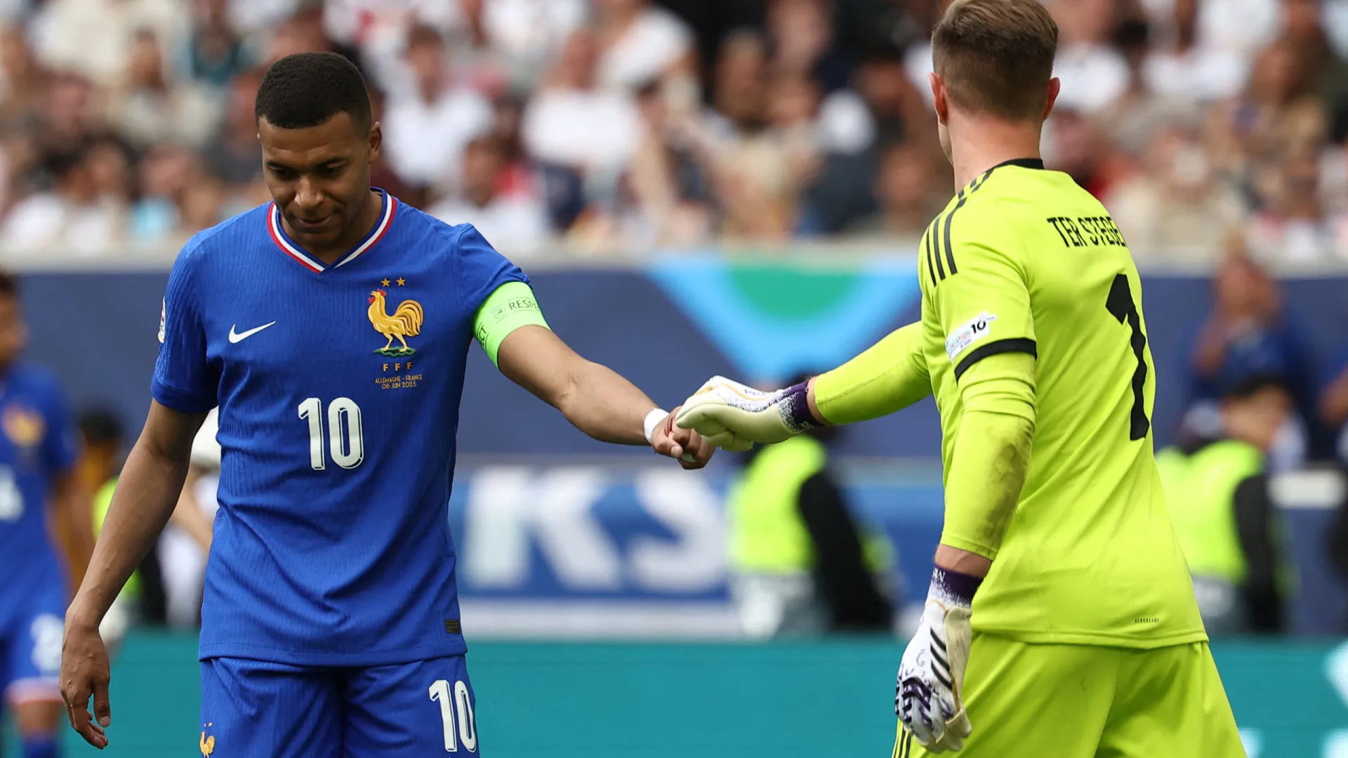 Mbappé castiga Alemanha e ‘agarra’ bronze para França na Liga das Nações