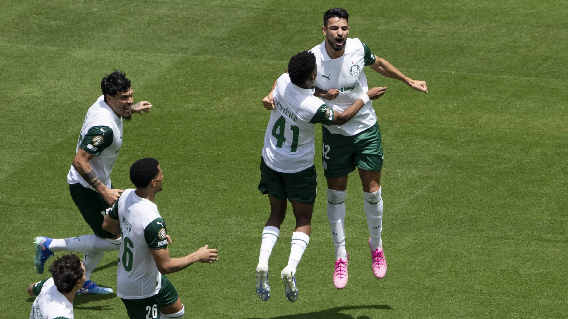 Palmeiras vence o Al Ahly por 2 a 0 e lidera o Grupo A do Mundial