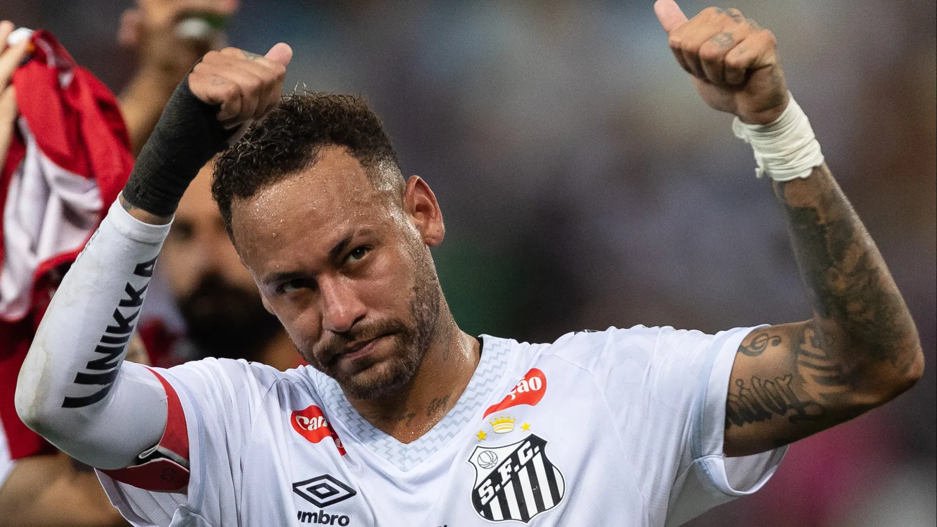 Santos volta de férias com Neymar, mas metade dos problemas resolvidos