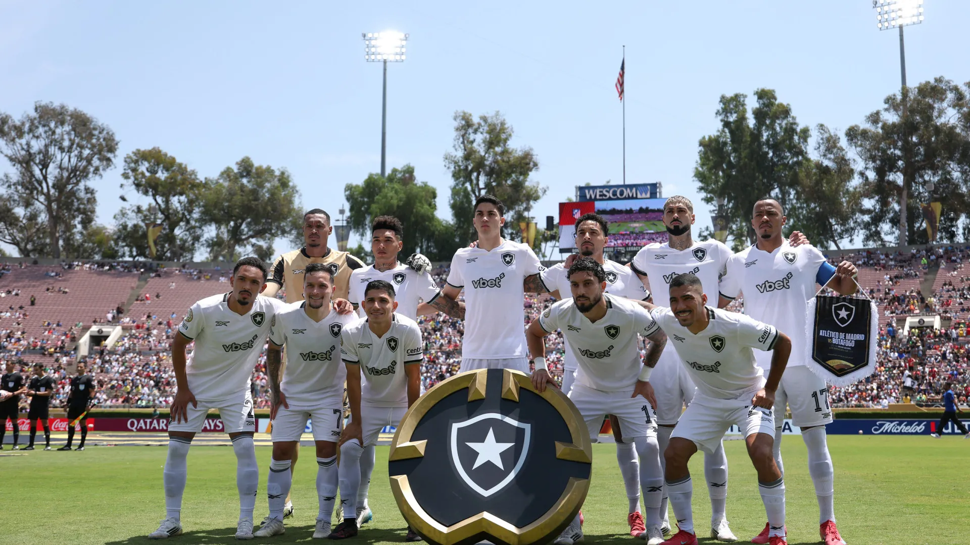 Sem técnico e artilheiro, Botafogo terá 15 dias para arrumar a casa