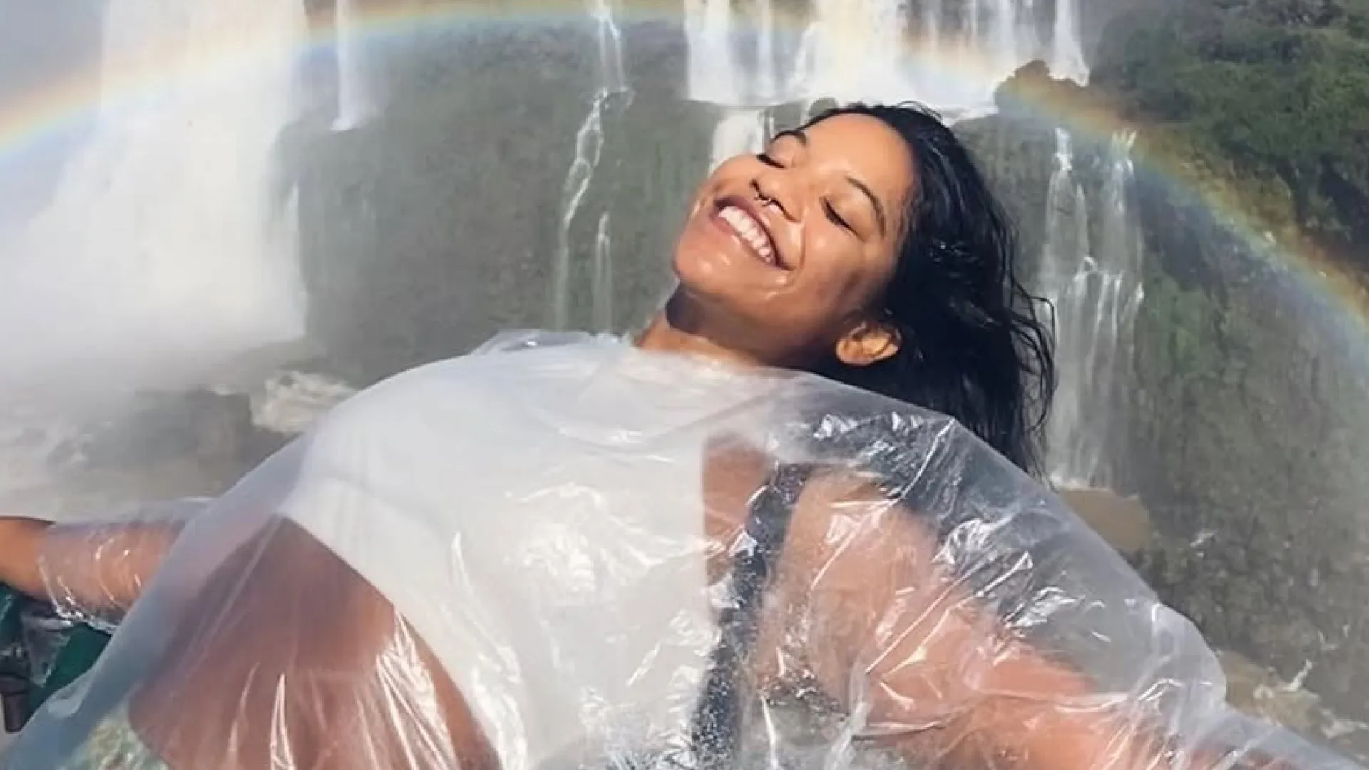 Corpo de Juliana Marins deixará a Indonésia nesta terça-feira