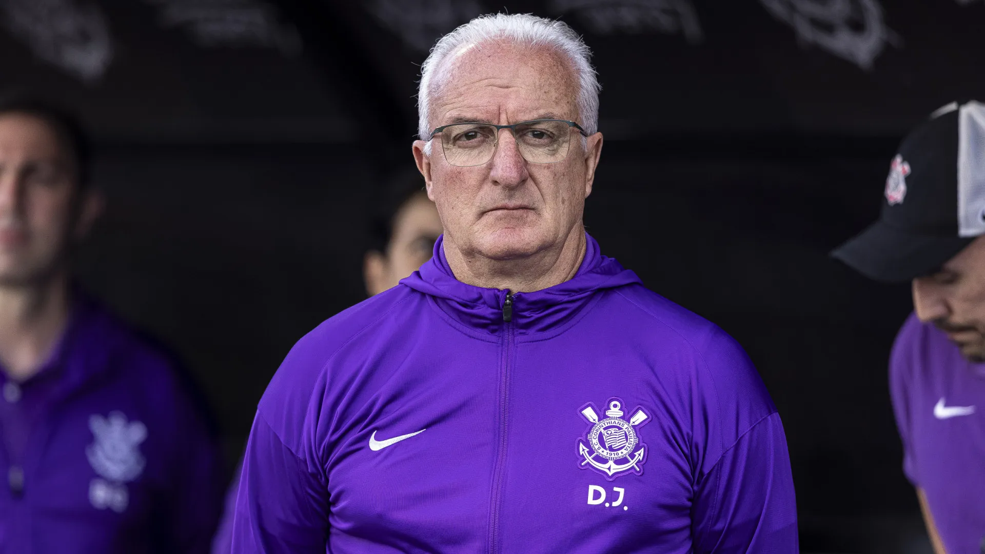 Dorival pede reforços, mas política do Corinthians trava planos do técnico