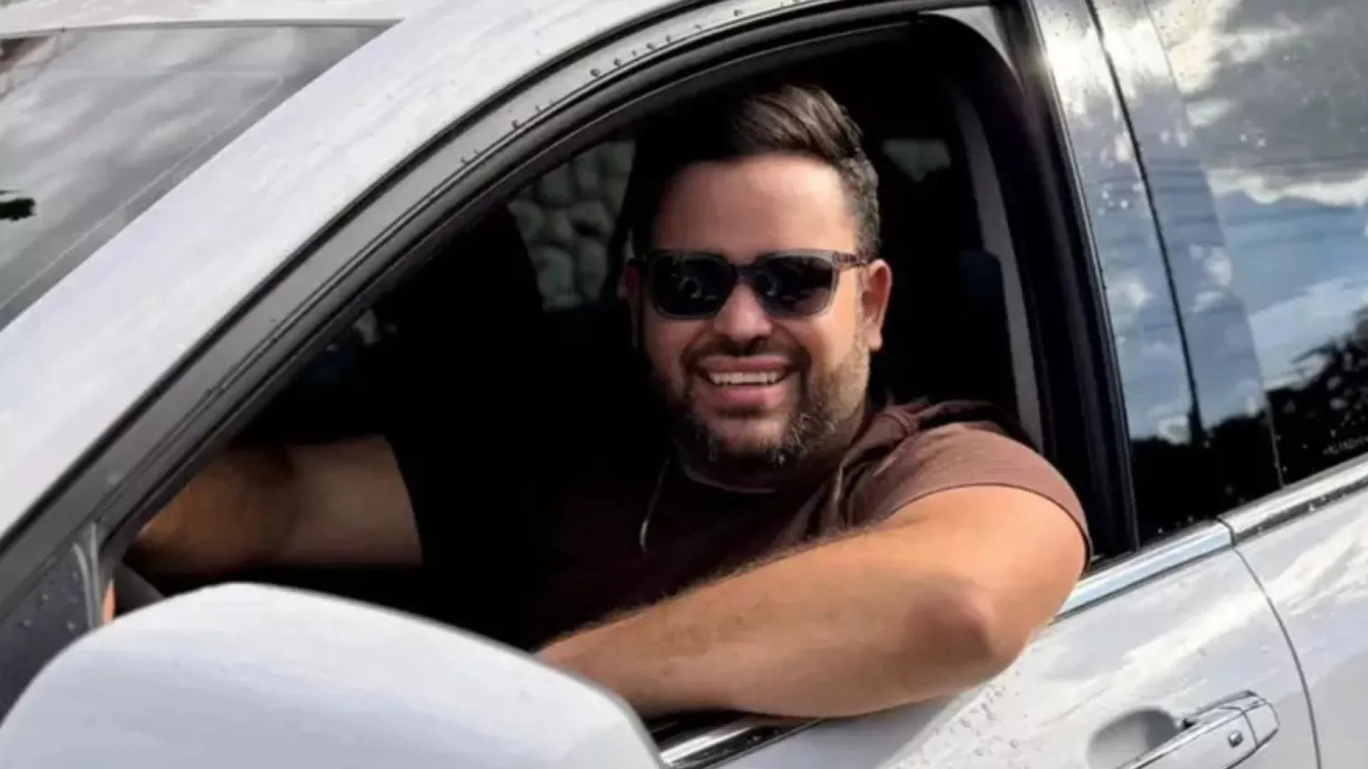 Ex-BBB viraliza ao ser reconhecido trabalhando como motorista de aplicativo em Belo Horizonte