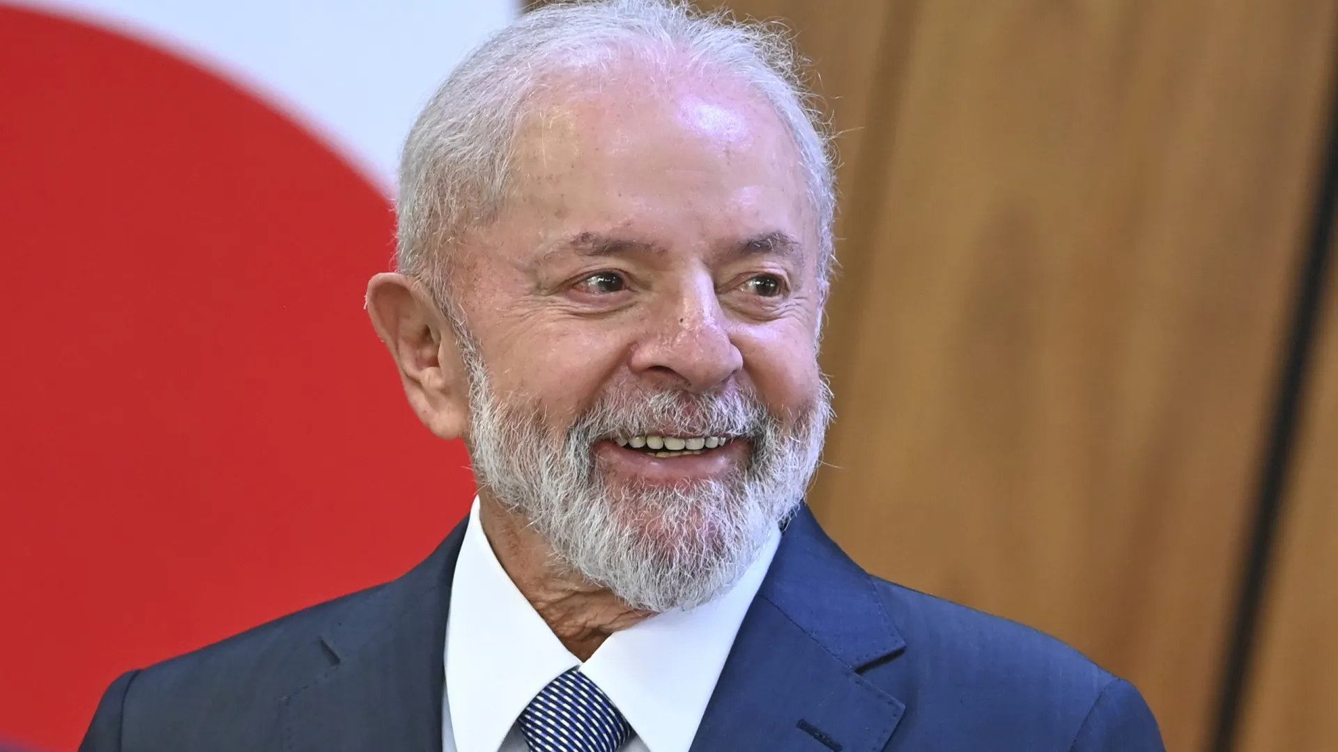 Lula diz que presidente da Petrobras parece 'frágil' e 'bobinha', mas é competente