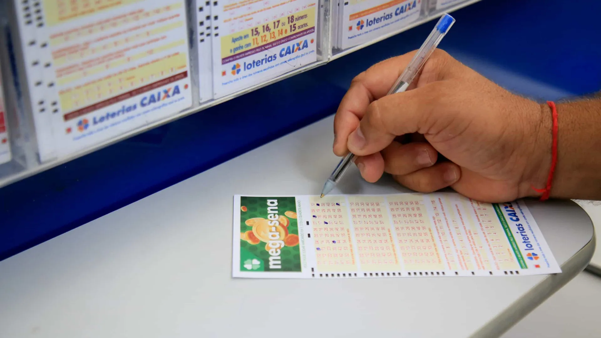 Mega-Sena acumula e prêmio sobe para R$ 51 milhões; veja dezenas sorteadas