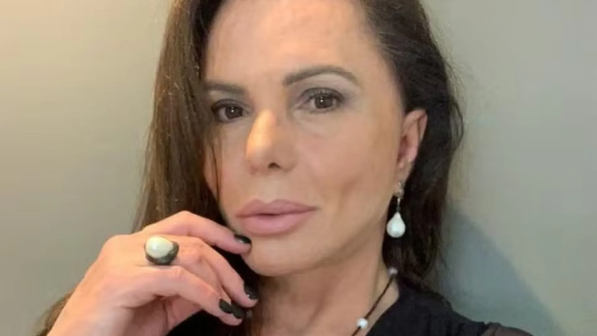 Musa dos anos 90 pede ajuda na web: ‘Fui expulsa de casa’