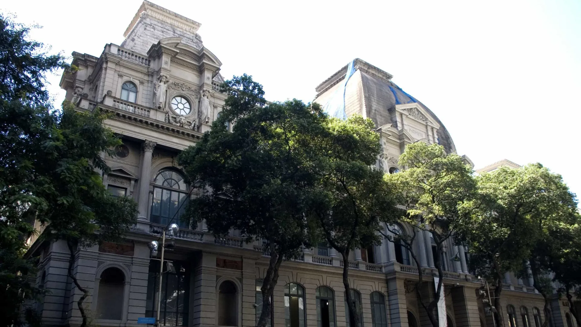 Museu Nacional reabre ao público para exposição temporária sete anos após incêndio