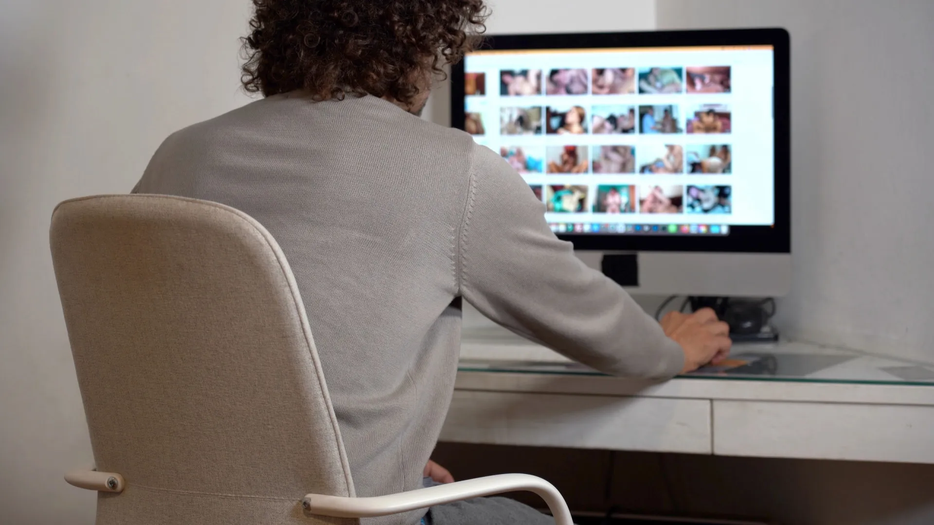 Pornografia em excesso pode afetar o cérebro e aumentar impulsividade