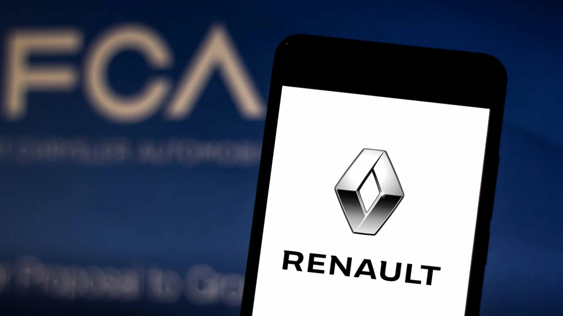 Renault sofre prejuízo de 11 bilhões de euros no 1º semestre, mas receita avança