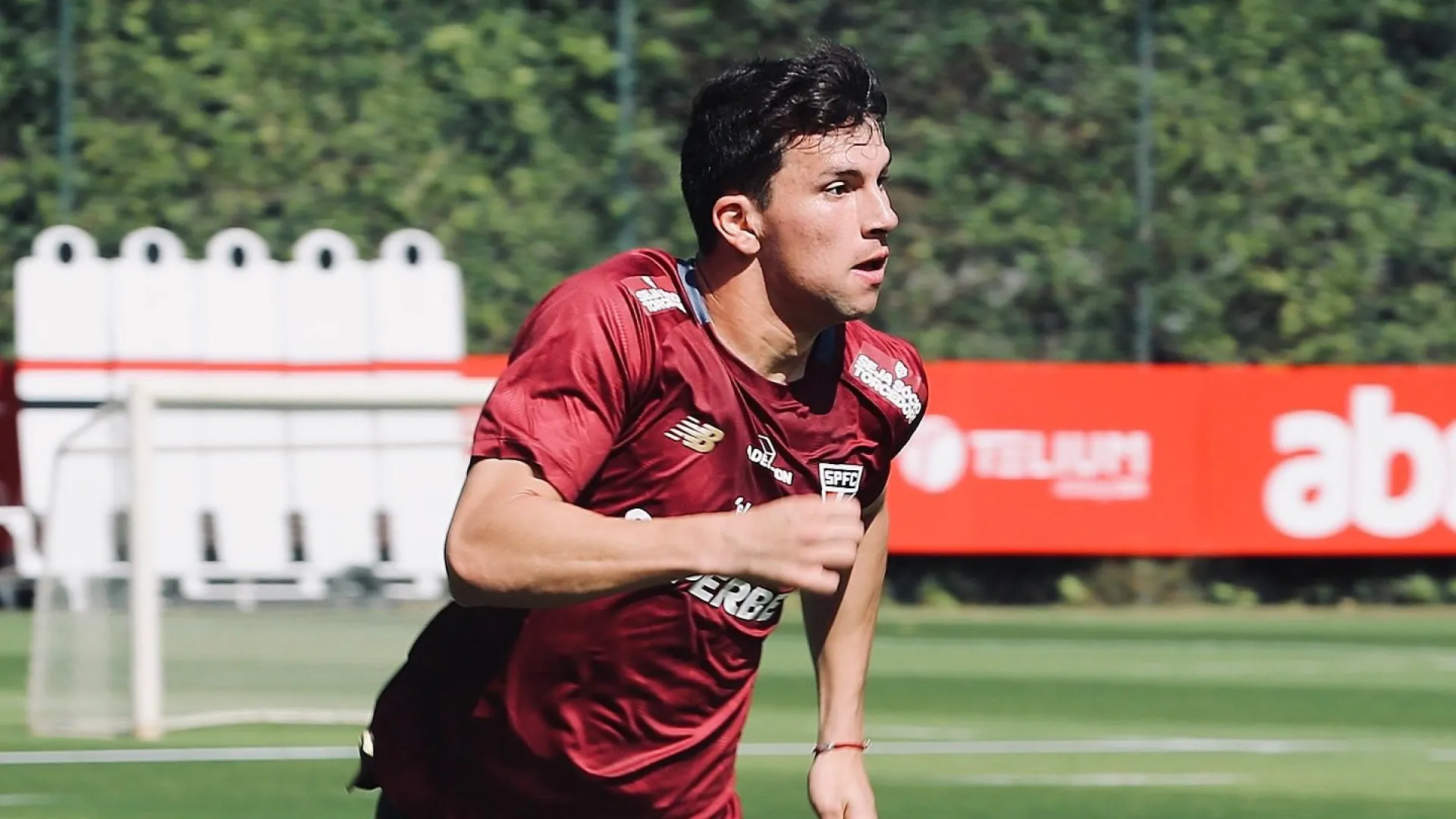 São Paulo anuncia Gonzalo Tapia, atacante chileno emprestado do River