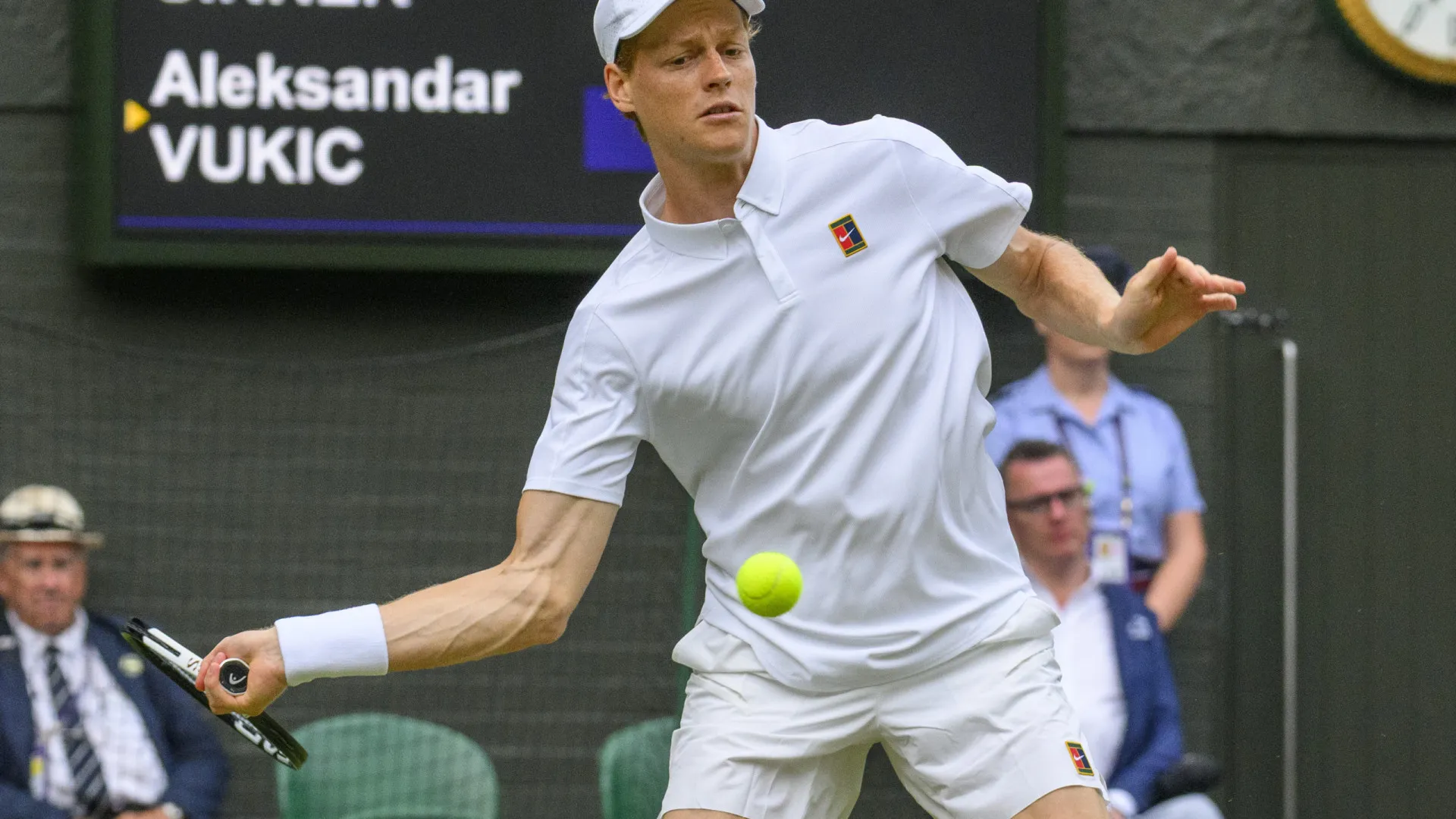 Sinner cede apenas cinco games e vai rápido à 3ª fase em Wimbledon