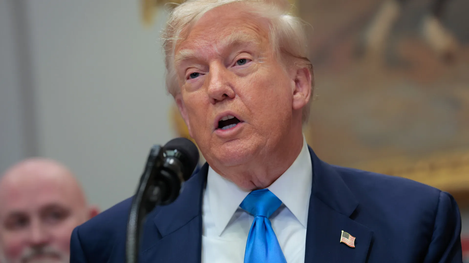 Trump assina tarifaço de 50% contra o Brasil