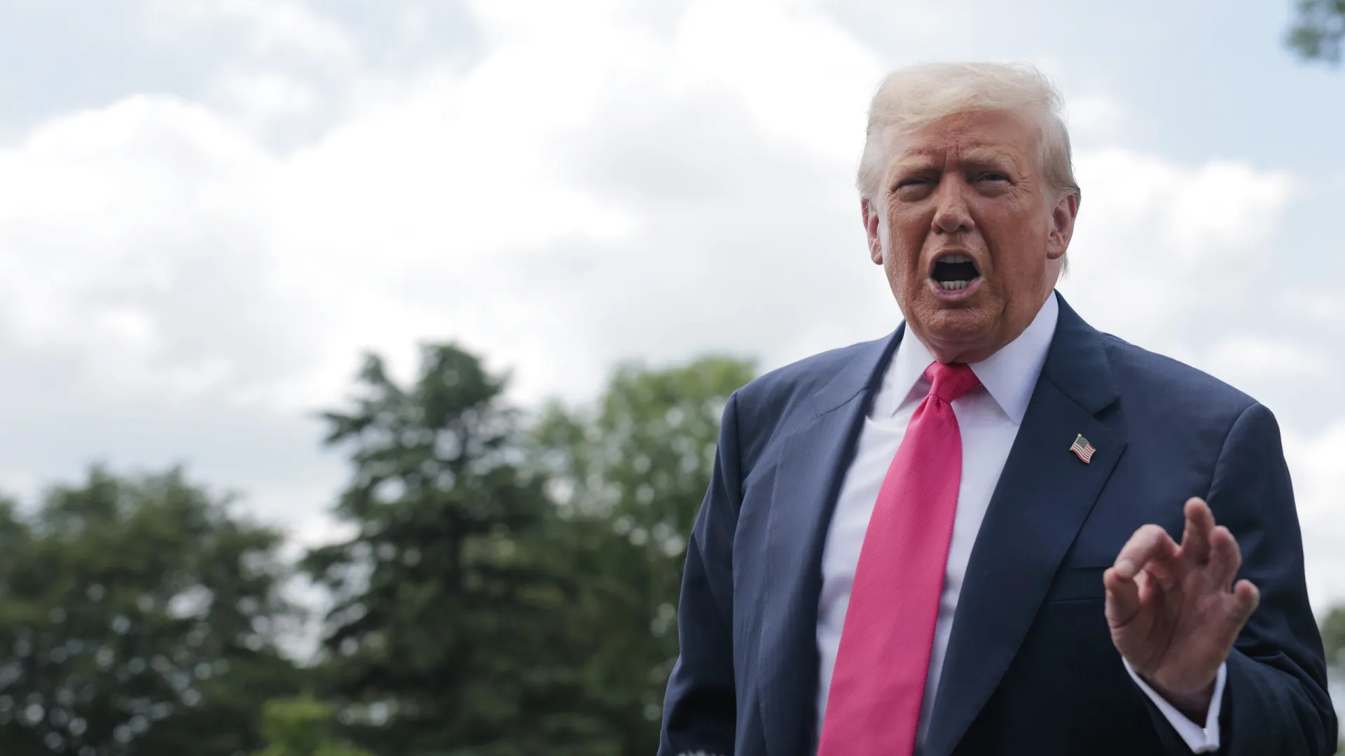 Trump diz que prazo de 1º de agosto para tarifas não será prorrogado