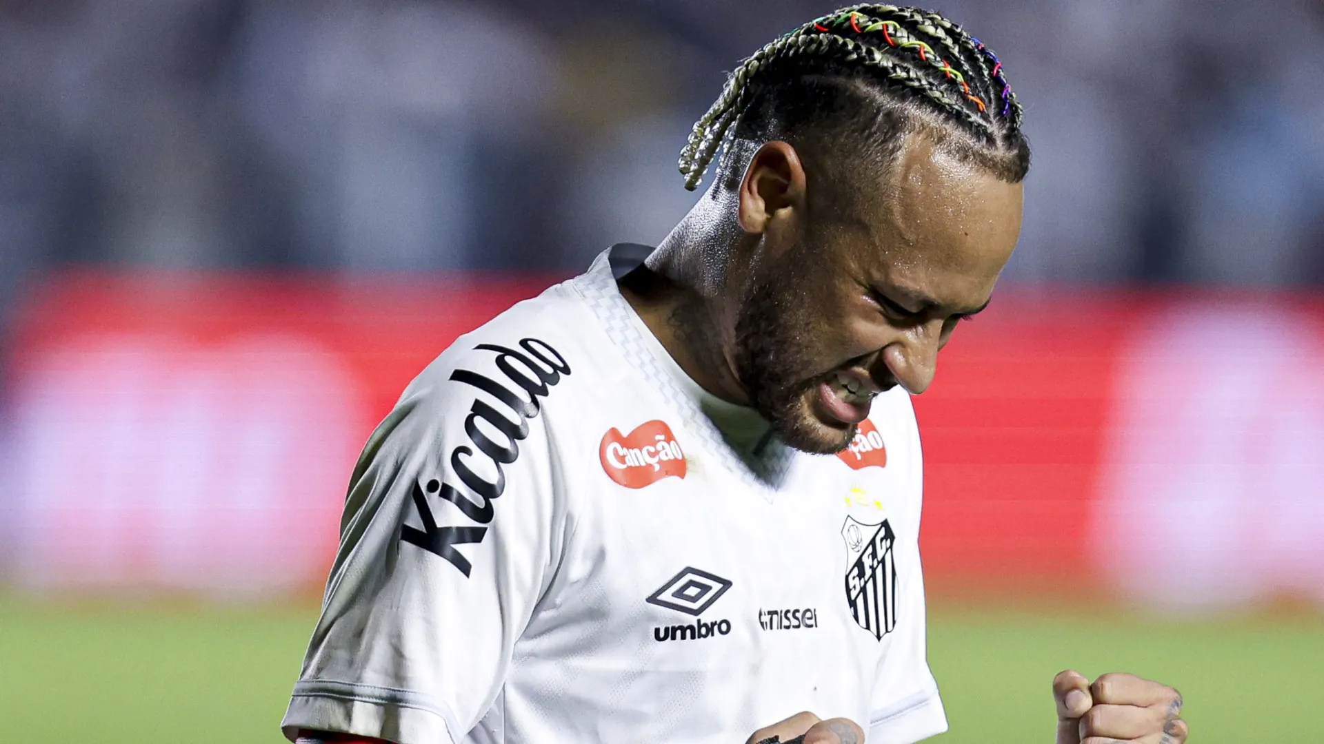 Com Neymar em alta, Santos desafia Cruzeiro para se distanciar da zona da degola no Brasileirão