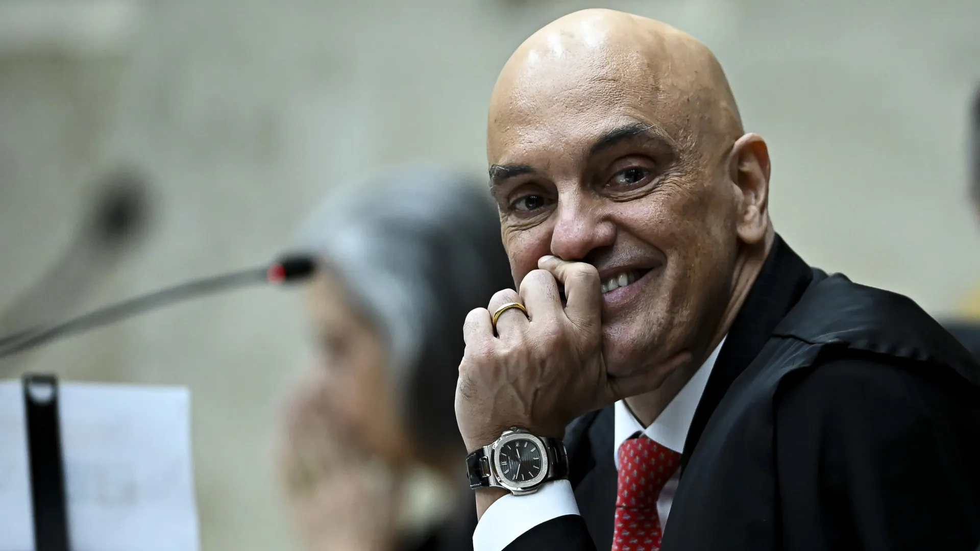 Governo Trump volta a criticar Moraes e diz que 'togas não servem de proteção'