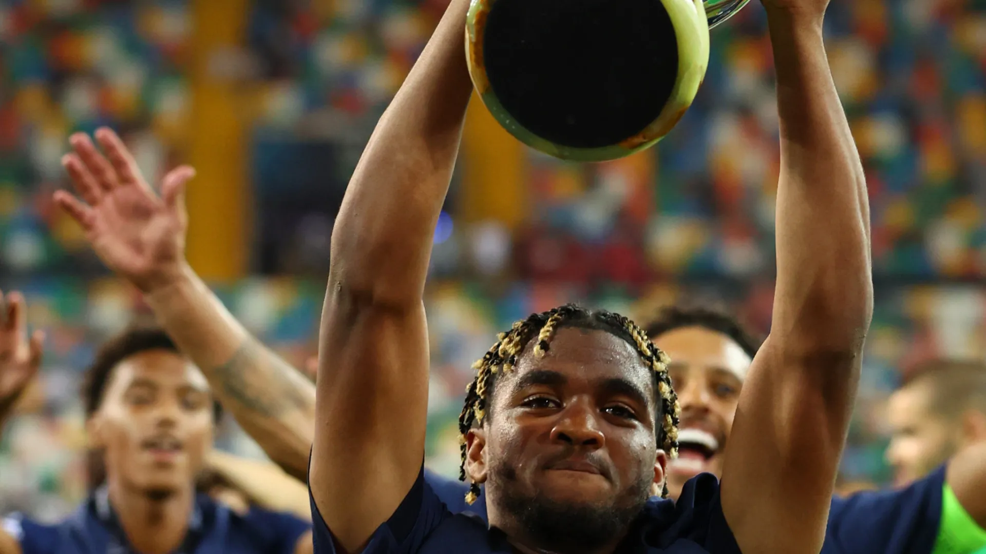 PSG reage após levar dois gols do Tottenham e conquista Supercopa nos pênaltis